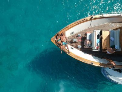 Okružní plavba kolem ostrova Ischia s koupáním a obědem bez průvodce